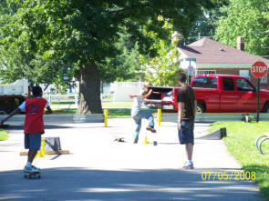 skate3.JPG (126798 bytes)